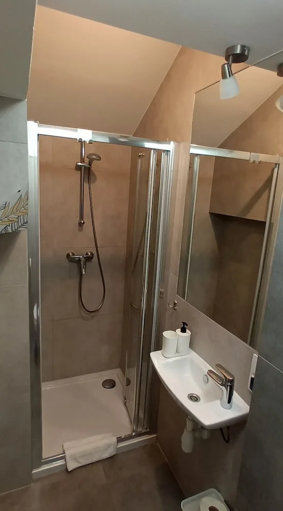 1 Bedroom, City, Studio, Suite, Queen Bed، Cracow Central Aparthotel 2/2