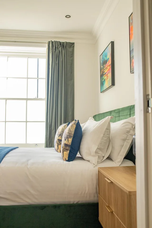 2 Bedrooms, Apartment, 2 Double Beds, Charles Hope Salisbury Centre 3/10