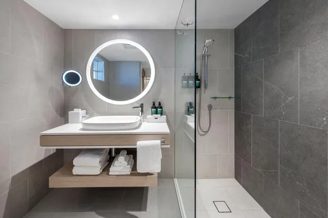 Central, King Bed، CROWNE PLAZA HAWKESBURY VALLEY 2/2