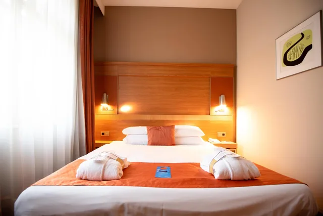 جناح بريفيليج بسرير كوين مع أريكة، Mercure Ostrava Center Hotel 2/10