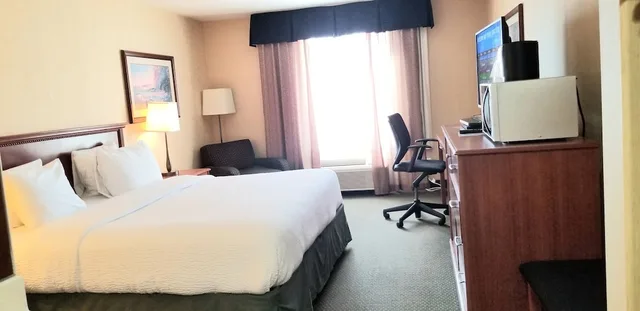 Superior, Queen Bed, Merit Hotel And Suites 6/8