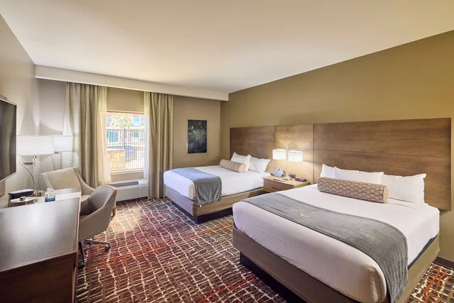 Deluxe, 2 Queen Beds, East Tower، Choctaw Casino & Resort Grant, Trademark Coll by Wyndham 1/4
