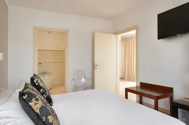 غرفة عائلية بإطلالة على المسبح، Grand Hotel Sofia 2/2