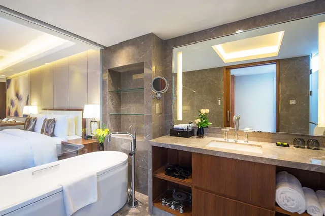 غرفة كلاسيكية بسريرين مزدوجين مع دخول صالة النادي لذوي الإعاقة، Intercontinental Jinan City Center Formerly Crowne Plaza Jinan City Center 7/7