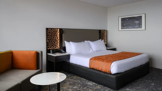 غرفة قياسية بسرير كينج بإطلالة على المرفأ، Hotel Grand Chancellor Hobart 3/5