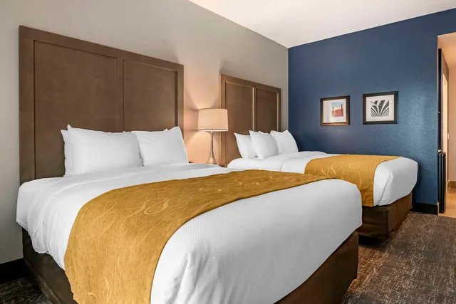 غرفة بسريرين كوين لذوي الإعاقة، Comfort Inn & Suites Jacksonville - Orange Park Near Naval Air Station 2/2