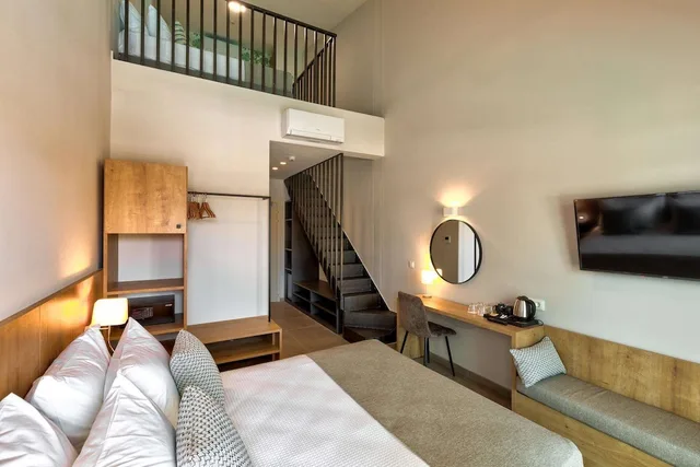 Family, 1 Double and 1 Single Bed, Two Story، White Olive Premium Laganas 2/3