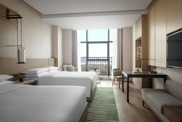 غرفة تنفيذية بسريرين مزدوجين بإطلالة على البحيرة، Wuxi Marriott Hotel Lihu Lake 1/2