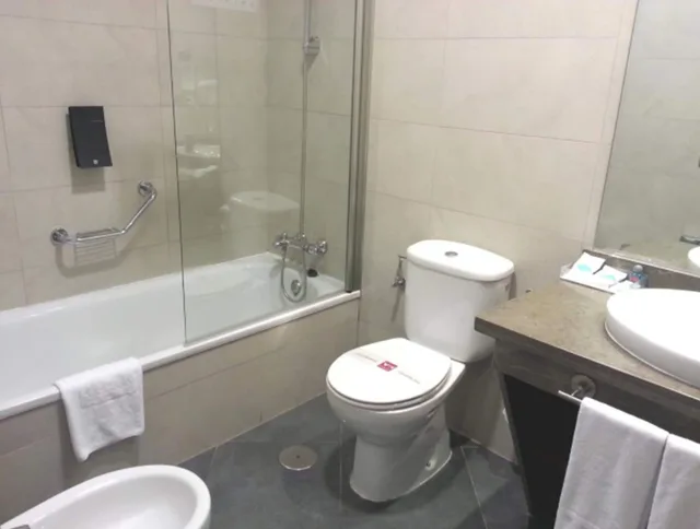 غرفة سوبيريور بسريرين منفصلين بحوض جاكوزي، Hotel Vertice Aljarafe 9/10