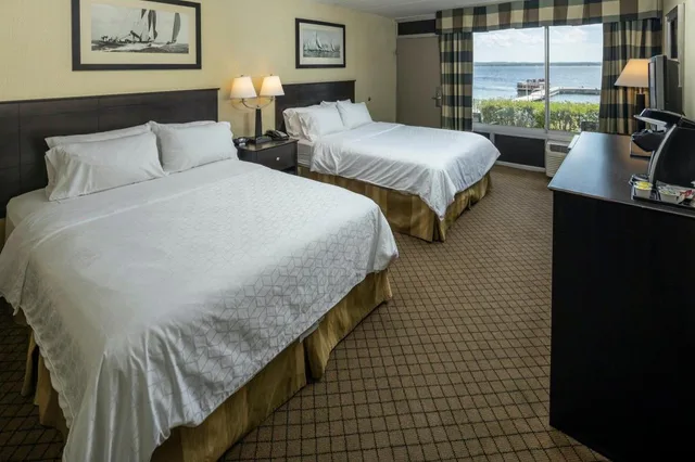 غرفة بسريرين كوين لذوي الإعاقة، Holiday Inn Detroit Lakes 1/1
