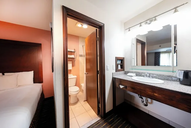 غرفة بسريرين كوين، District Hotel 9/9