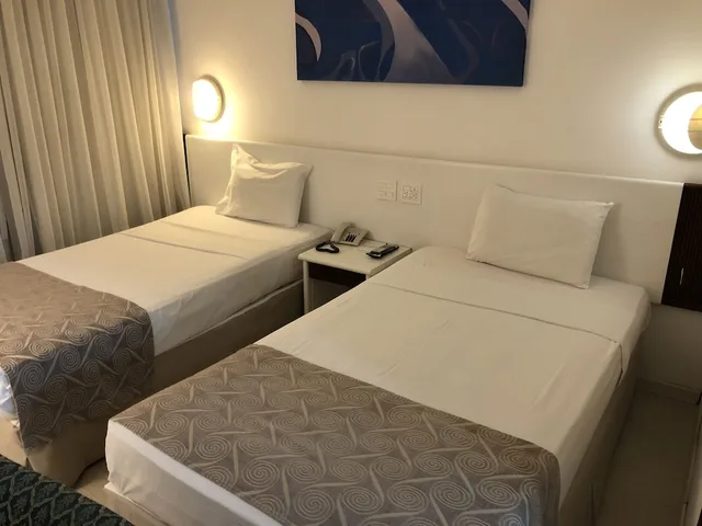 Executive, Twin Beds, Boulevard Plaza Hotel 1/3