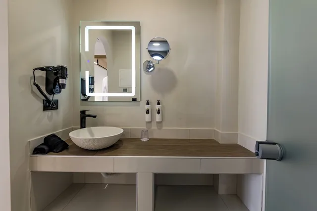غرفة سوبيريور بسرير كوين بجاكوزي، Nikon Boutique Hotel 6/9