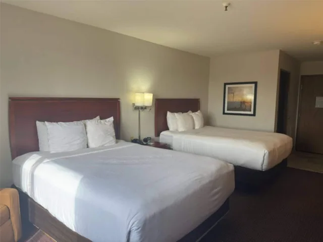 Room, 2 Queen Beds, Quality Inn & Suites Colby, KS 3/6