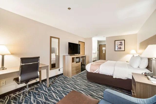 غرفة بسرير كينج، Quality Inn Effingham North 2/2