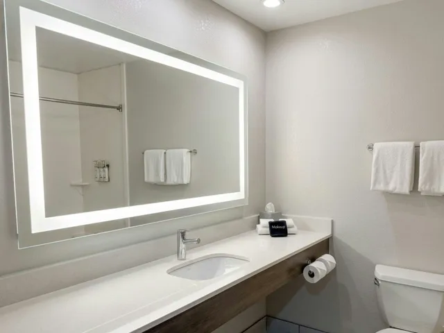 Suite, 2 Queen Beds, Holiday Inn Express Pendleton 3/5