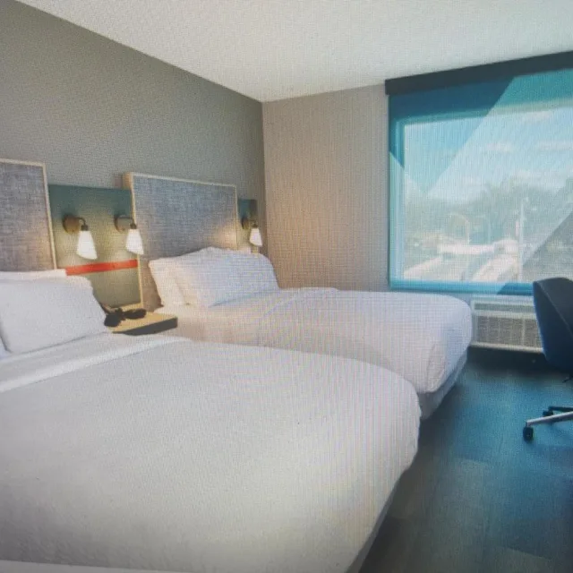 غرفة بسريرين لذوي الإعاقة، avid hotels Detroit - Warren 2/10
