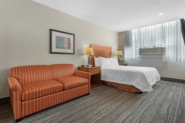 غرفة قياسية بسرير كوين لذوي الإعاقة، Best Western Plus Suites Downtown 2/10
