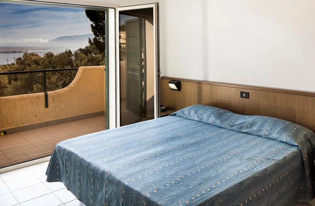 غرفة بسرير مزدوج بإطلالة على البحر، CDSHotels Terrasini 1/1