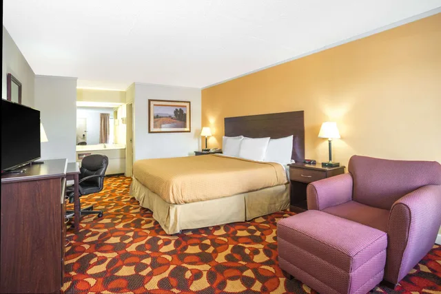 غرفة بسرير كينج، Days Inn by Wyndham Salem, VA 6/9