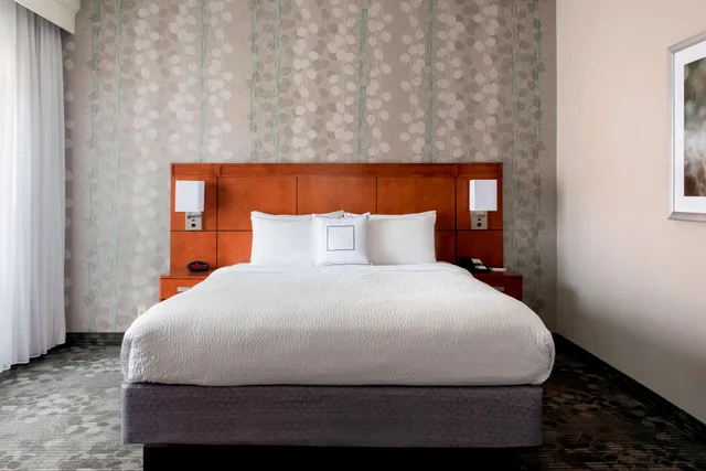 جناح بسرير كينج بغرفة نوم واحدة، Sonesta Select Newport Middletown 1/3