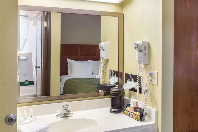 غرفة قياسية بسريرين كوين، Quality Inn Athens, OH 4/5