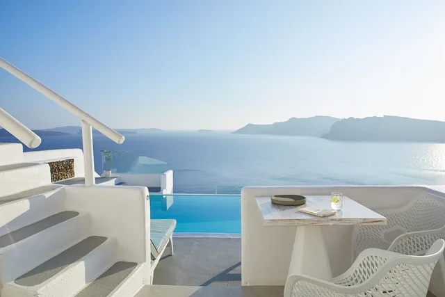 Elegant, Suite, Double Bed, Pool Front, Caldera View, Outdoor Jetted Tub، La Perla Villas And Suites Adults Only 6/7