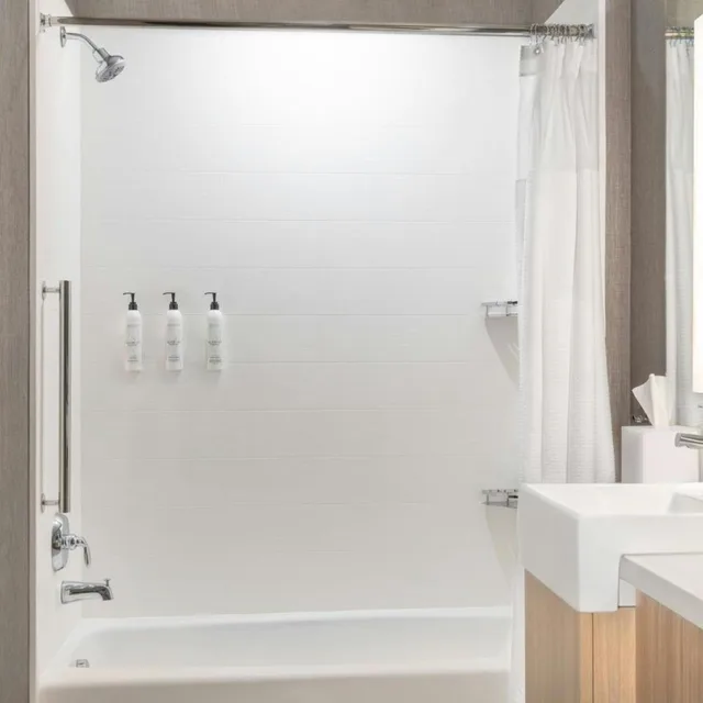 جناح بسريرين كوين مع سرير سحّاب إضافي مع أريكة لذوي الإعاقة، SpringHill Suites by Marriott Holland 5/5