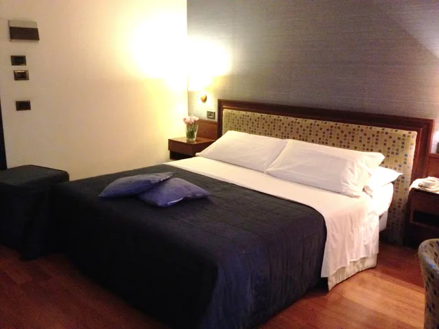 غرفة قياسية، Montreal 7/10