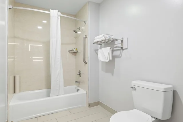 غرفة ديلوكس بسرير كينج، Hotel Skye San Bruno 7/9