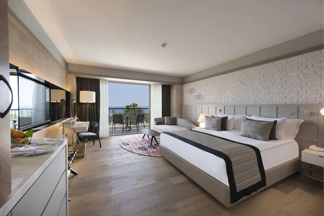 Deluxe Room Direct Sea View، Acanthus and Cennet Barut Collection 3/9