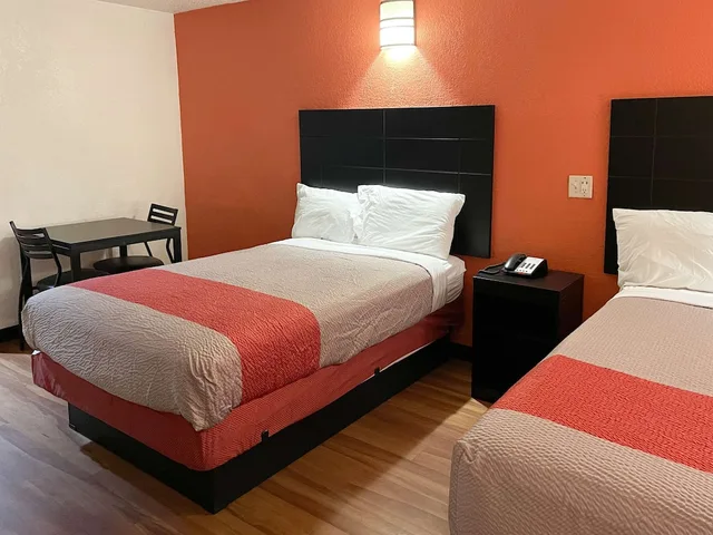Standard, 2 Double Beds, Kitchen, Smoking, Studio6 Houston, TX - Brookhollow 2/5
