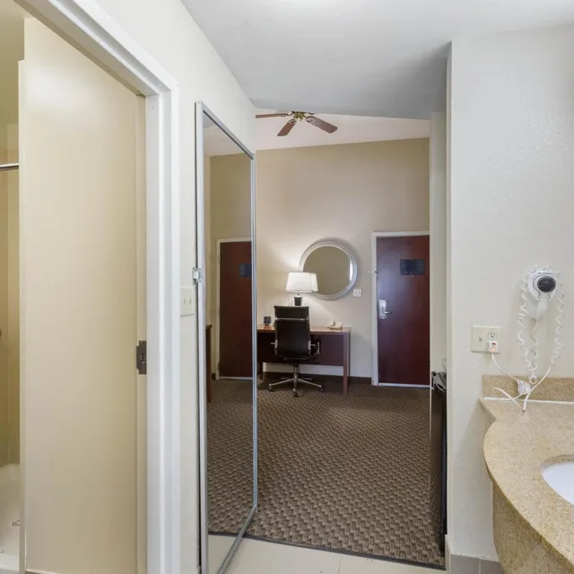 جناح بسرير كوين، Comfort Suites Elkridge Columbia Gateway 6/6