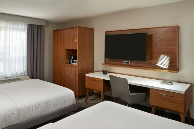 غرفة بسريرين كوين، Four Points by Sheraton Vaughan 3/9