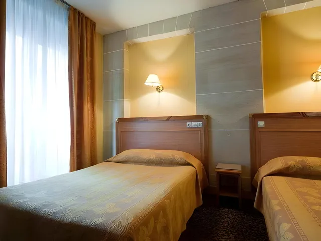 Room, Hotel Havane Opera 2/3