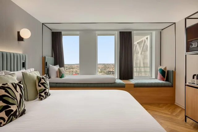 Connecting, Family, Multiple Beds، H4 Wyndham Paris Pleyel 6/9