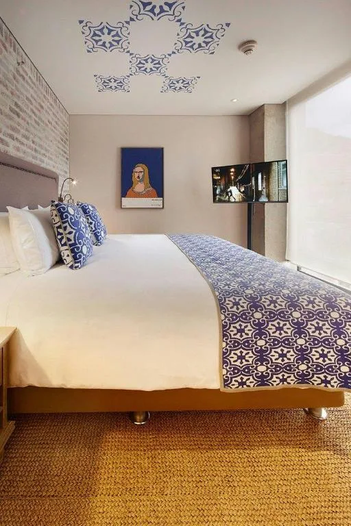 1 Bedroom, Suite, King Bed, City View, Corner, The Artisan DC Hotel Autograph Collection 1/1