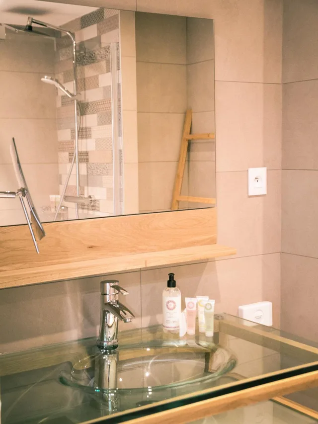 غرفة بسرير فردي وسرير كوين، Best Western Plus Antibes Riviera 10/10