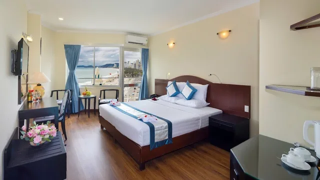 غرفة ديلوكس بسرير كينج بإطلالة على البحر، Nha Trang Lodge 7/10