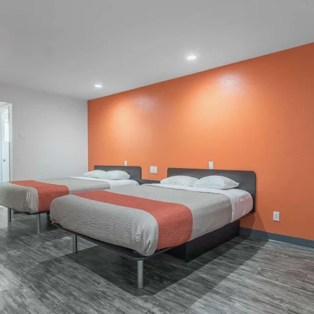 غرفة بسريرين كوين للمدخنين، Motel6 Barstow, CA - Route 66 3/6