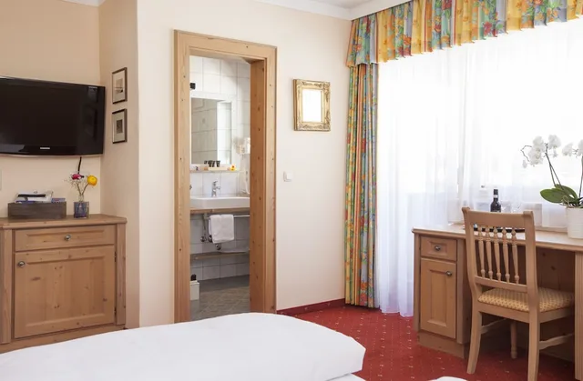 غرفة كلاسيكية بسرير كوين، Das Sonnbichl - Genusshotel 8/10