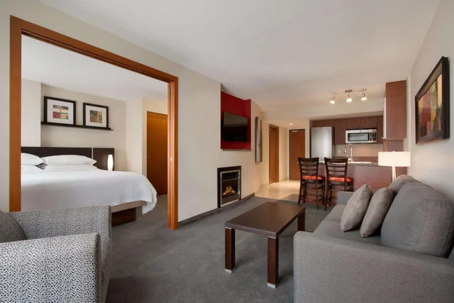 جناح بسريرين مزدوجين مع أريكة لذوي الإعاقة، Embassy Suites By Hilton Montreal 3/5