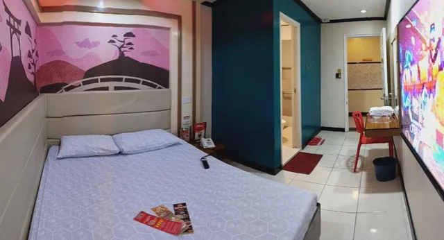 غرفة بريميوم بسرير كوين، Hotel Sogo Wood Street Pasay 1/2