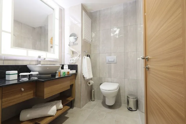 Pool, Standard, 1 Double and 1 Single Bed، Greenwood Suites Resort 5/5