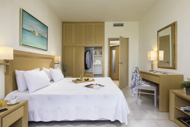 Family Suite, Garden Access، Kassandra Palace Seaside Resort 3/8