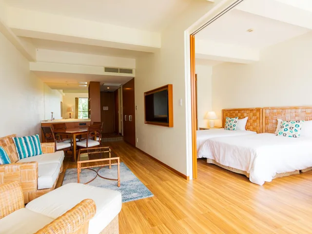 غرفة بريميير بسريرين منفصلين بإطلالة على الجبل، Hotel Moon Beach Okinawa 1/2