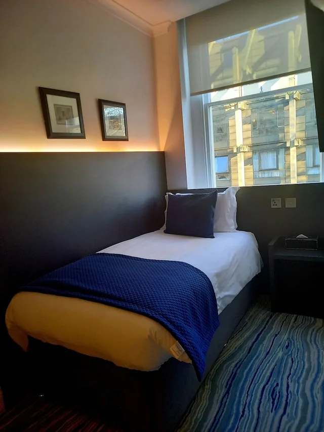 غرفة سوبيريور مفردة، Commodore Hotel London 3/18