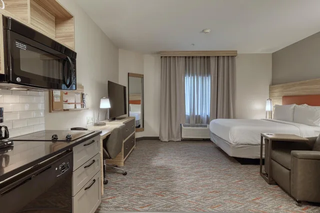 جناح بسرير كوين بغرفة نوم واحدة لذوي الإعاقة، Candlewood Suites Milwaukee Airport-Oak Creek 3/5