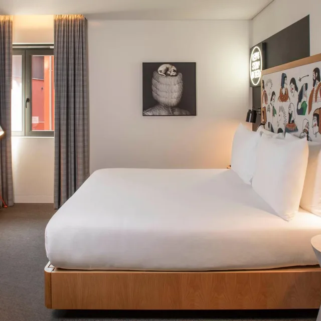 غرفة بسرير كينج وسرير كوين، Se Catedral Hotel Porto, Tapestry Collection by Hilton 1/3
