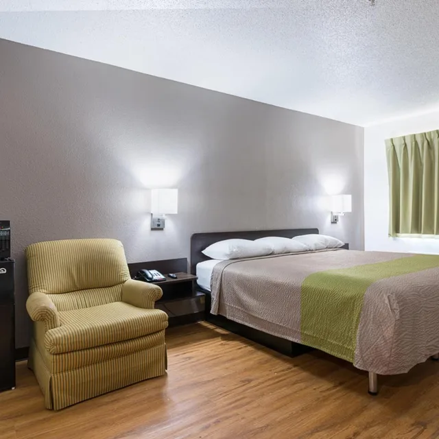 غرفة بسرير كينج لذوي الإعاقة، Motel6 New Iberia, LA 6/10